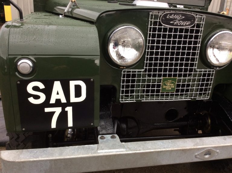 Signwriting by Arne Barker Land Rover number plate